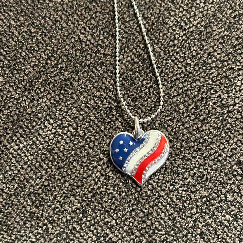 Women’s American flag necklace